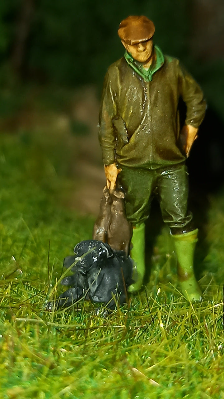 S3Ds0014 Gamekeeper Carrying Pheasants And Labrador Retriever Figure