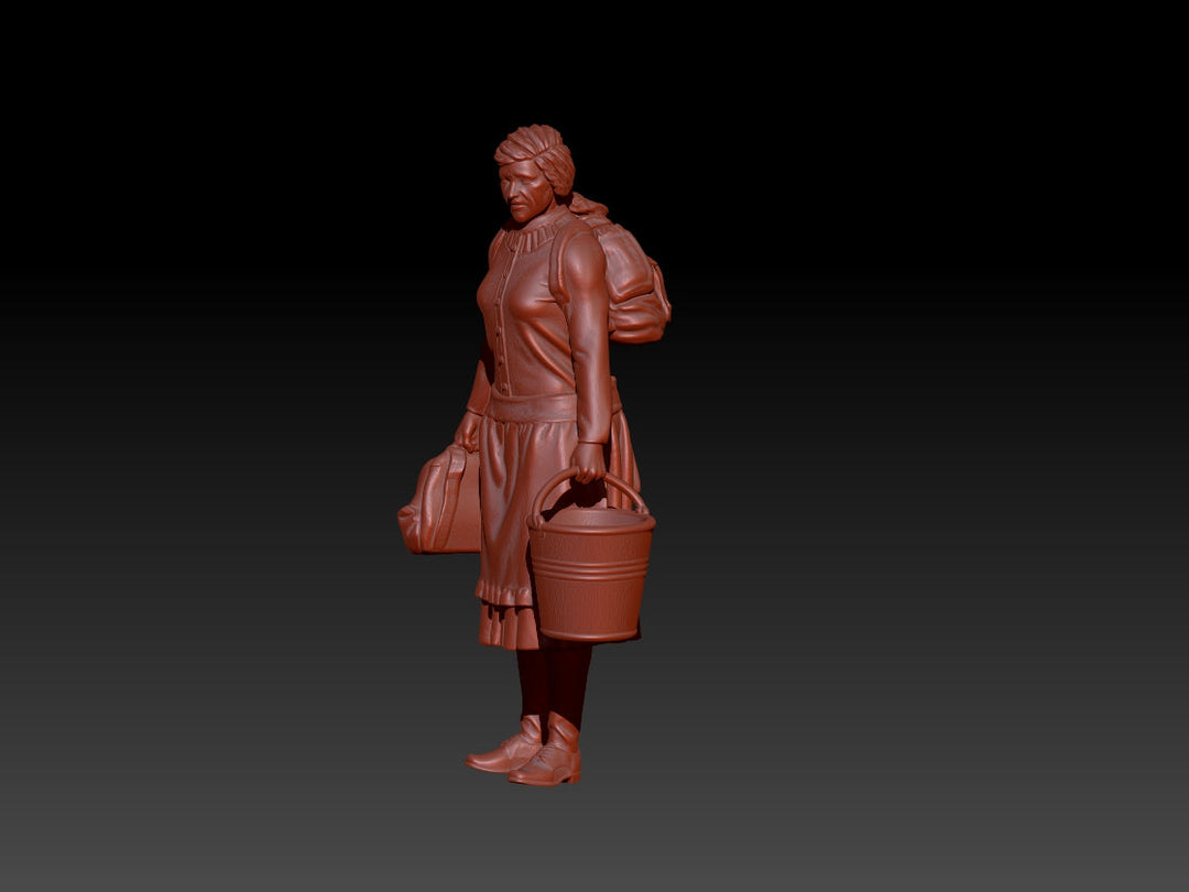 Mm589 1940’S Lady With Bags And Bucket Figure