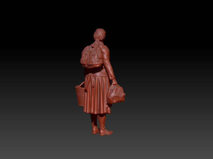 Mm589 1940’S Lady With Bags And Bucket Figure