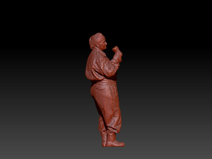 S3Ds0012 Female Soldier Standing Drinking Figure