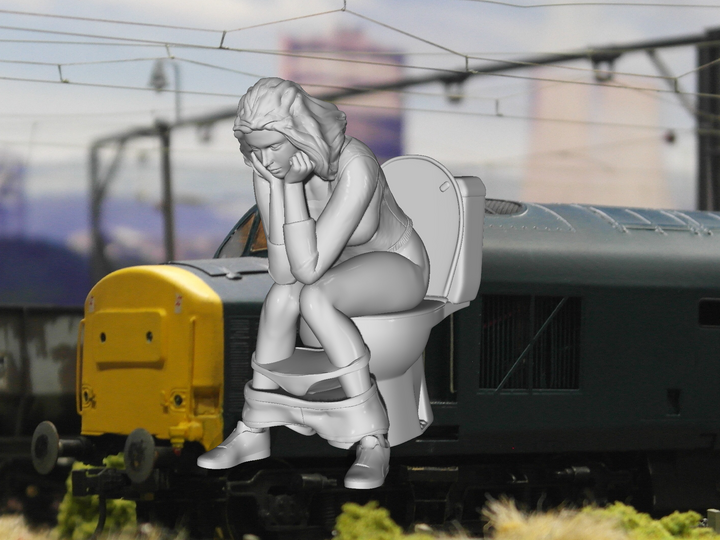 MM113 Girl on Toilet 1:76 Scale
