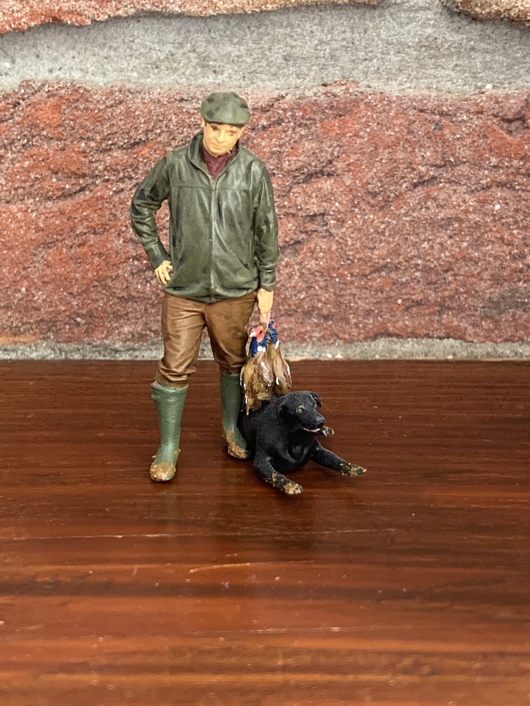 S3Ds0014 Gamekeeper Carrying Pheasants And Labrador Retriever Figure