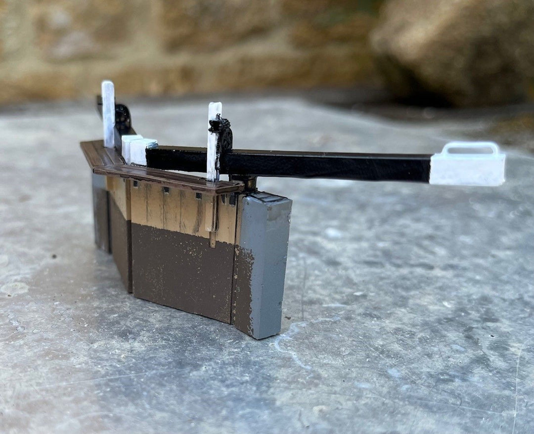 PJD031 Model Railway Canal lock gates A